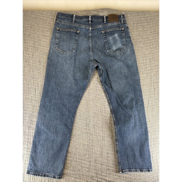 Wrangler Mens Jeans 38x30 Blue Medium Wash Relaxed Fit 5 Pocket Stretch - Picture 3 of 6